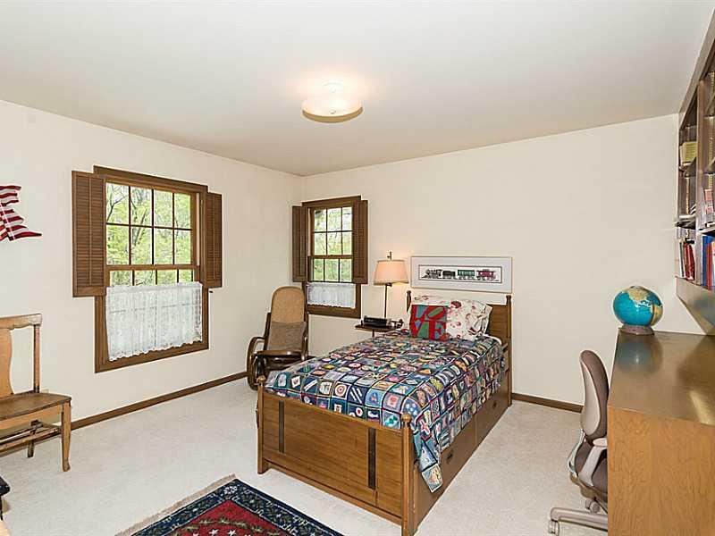 7875 Spring Mill Road Indianapolis, IN 46260 - Photo 8 of 12 Gallery Image 8
