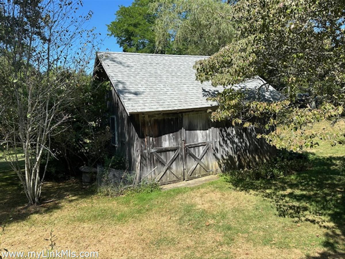 651 State Road West Tisbury, MA 02568 - Photo 11 of 48