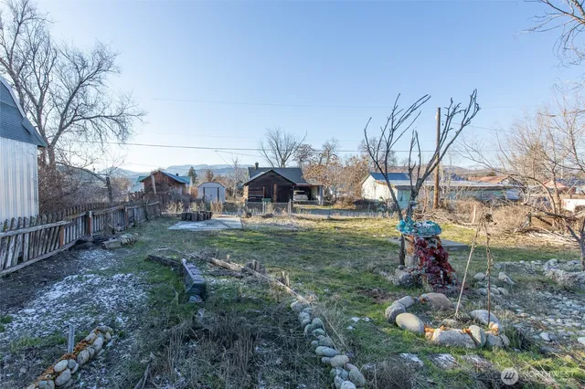 $82,000 | 722 Jackson Street, Omak, WA 98841