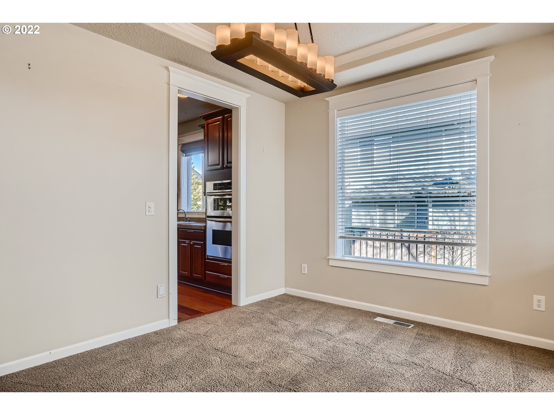 1652 South 15th Way Ridgefield, WA 98642 - Photo 8 of 32 a big room with windows and closet