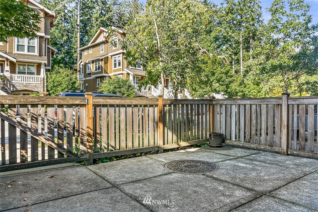 95 Sky Ridge Road Northwest Issaquah, WA 98027 - Photo 5 of 23