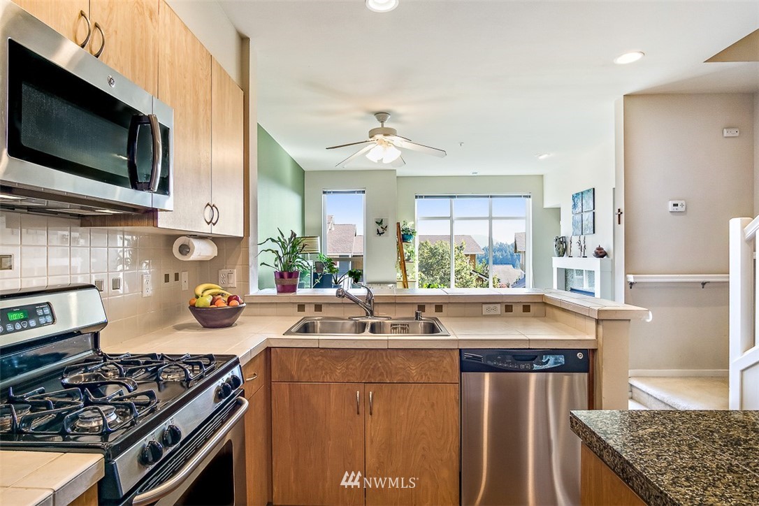 95 Sky Ridge Road Northwest Issaquah, WA 98027 - Photo 8 of 23
