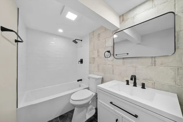 $700,000 | 1021 South Lombard Avenue, Oak Park, IL 60304