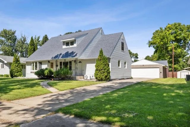 $339,500 | 1418 21st Avenue South, Moorhead, MN 56560