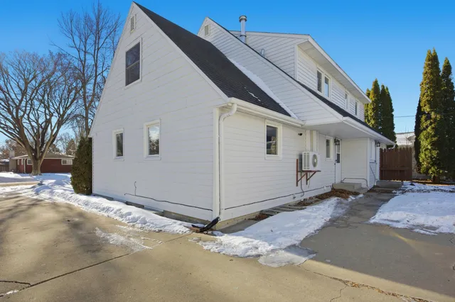 $339,500 | 1418 21st Avenue South, Moorhead, MN 56560