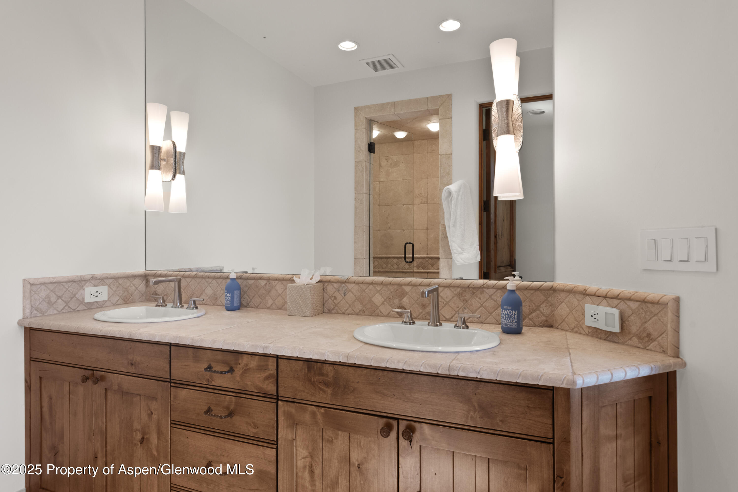 800 Oak Ridge Road Snowmass Village, CO 81615 - Photo 33 of 47 Guest Bath