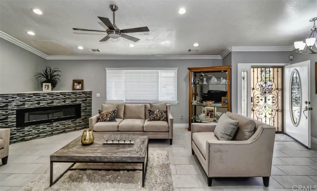 9366 9th Avenue Hesperia, CA 92345 - Photo 4 of 39