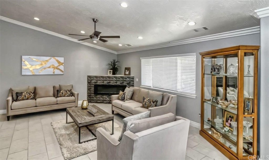 9366 9th Avenue Hesperia, CA 92345 - Photo 5 of 39