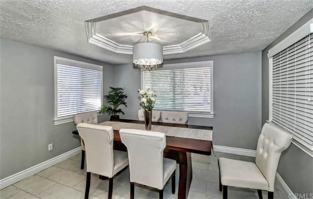 9366 9th Avenue Hesperia, CA 92345 - Photo 9 of 39