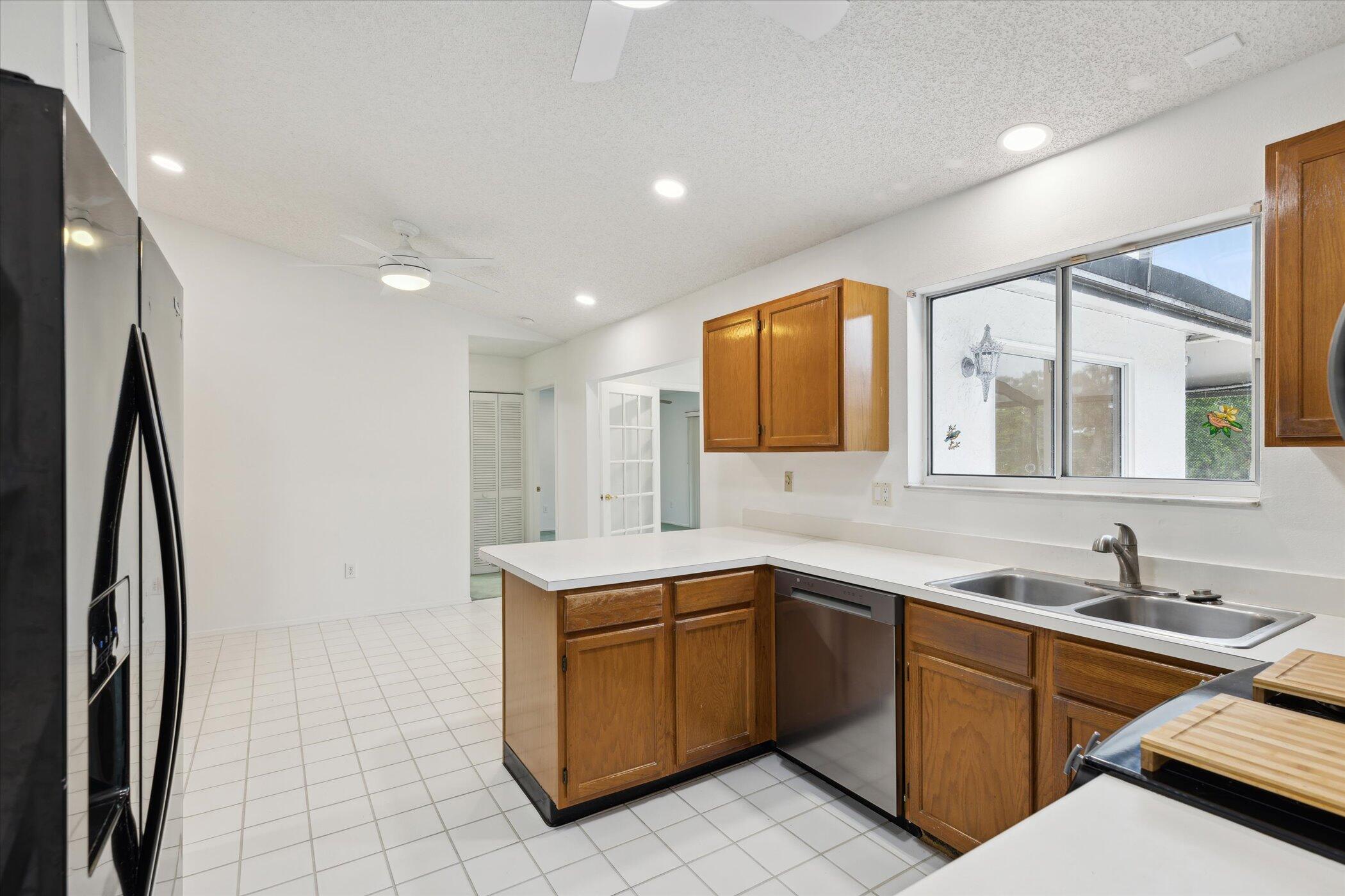 1270 Meadowbrook Road Northeast Palm Bay, FL 32905 - Photo 12 of 58 Kitchen