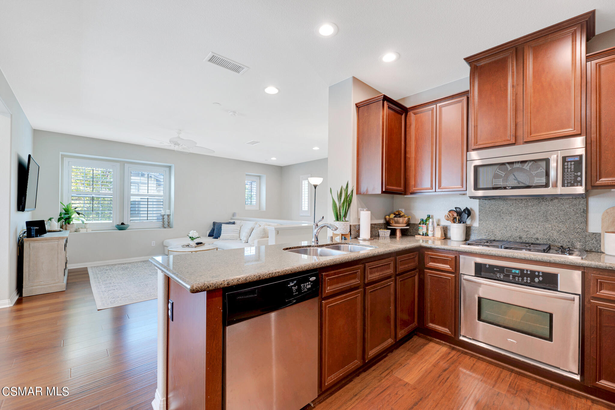 3234 North Ventura Road Oxnard, CA 93036 - Photo 17 of 40 14-Kitchen1