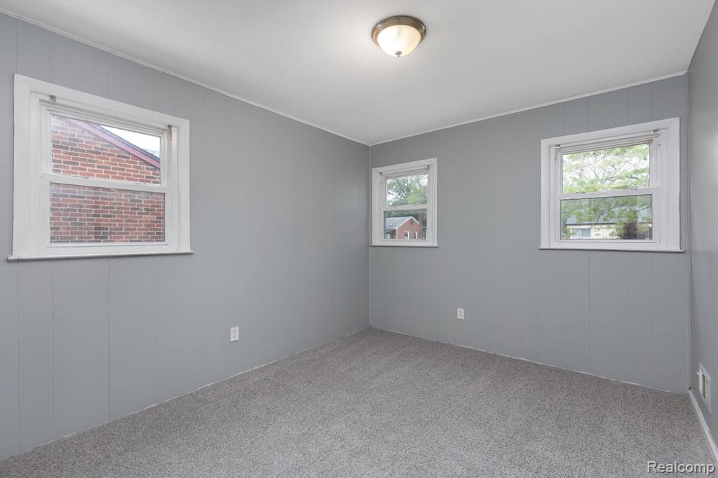 335 Longfellow Inkster, MI 48141 - Photo 8 of 23