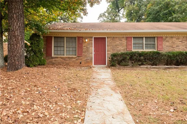 a front view of house with yard