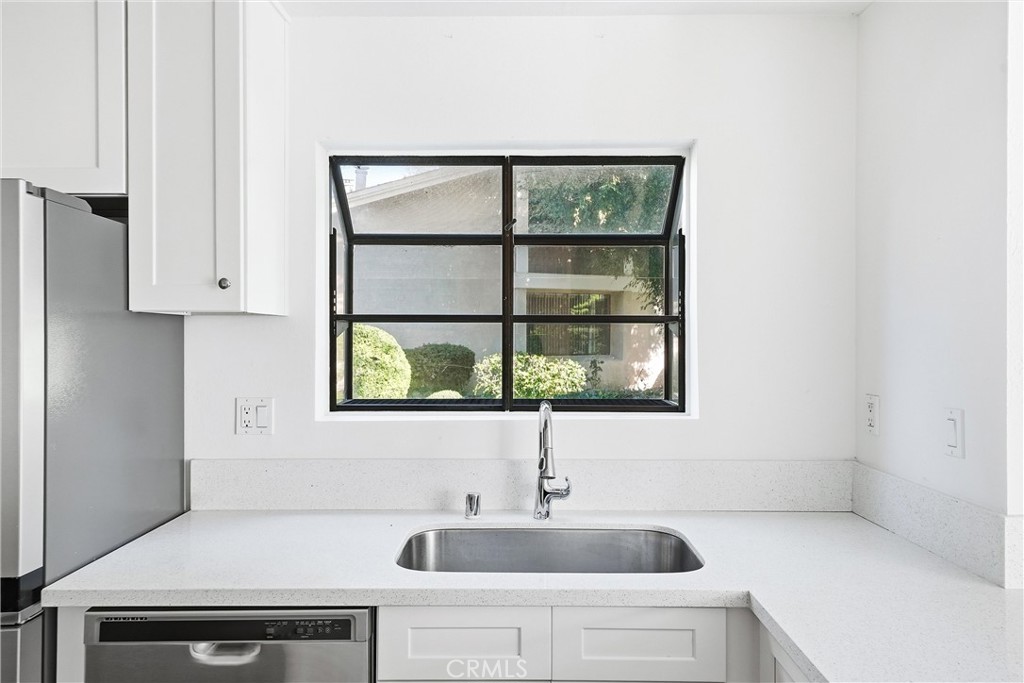 85 Lakepines Irvine, CA 92620 - Photo 14 of 42