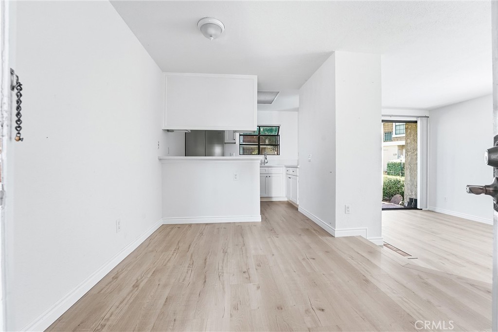 85 Lakepines Irvine, CA 92620 - Photo 7 of 42