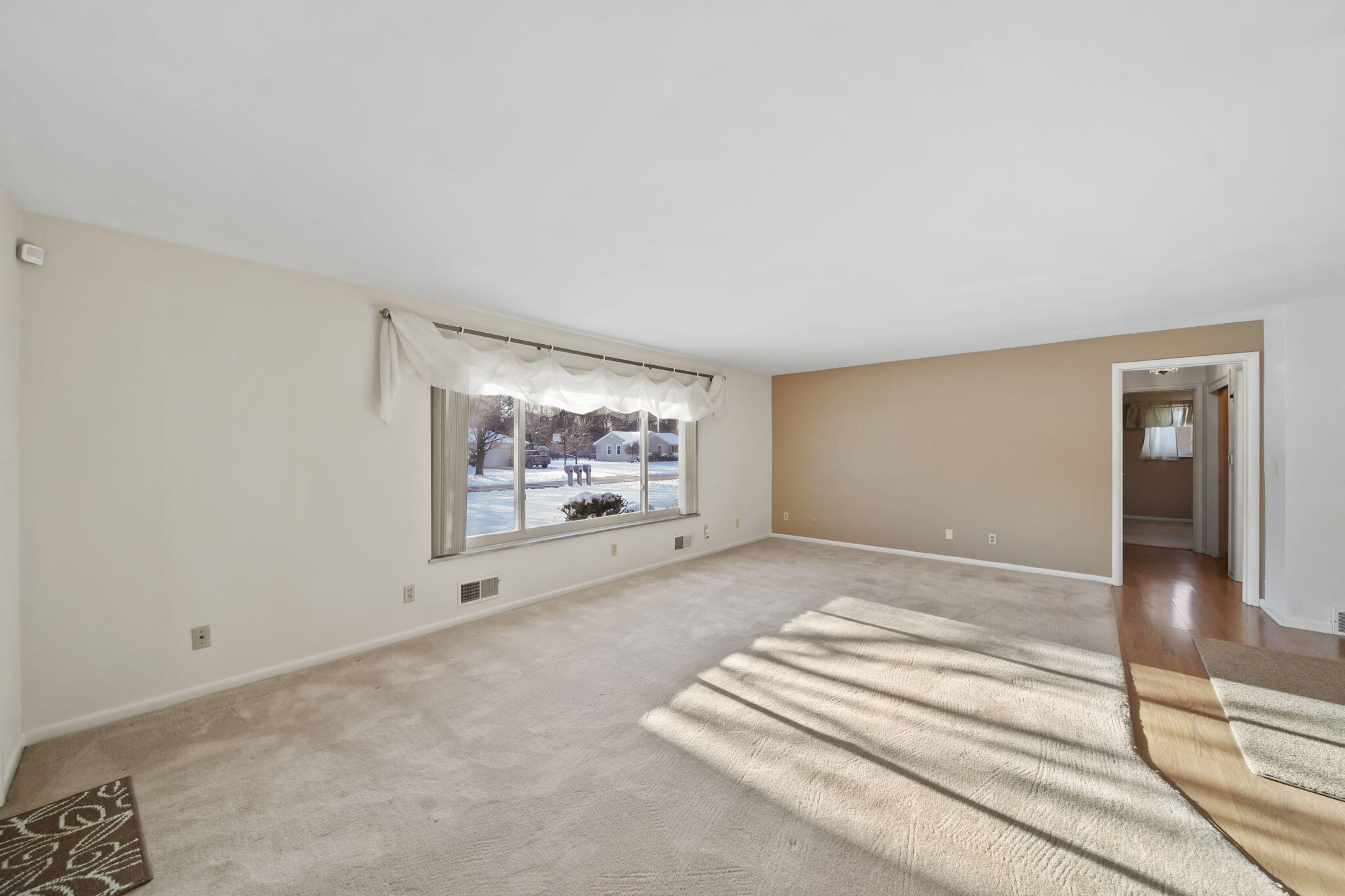 912 Halstead Boulevard Jackson, MI 49203 - Photo 4 of 39 6-web-or-mls-DSC07679