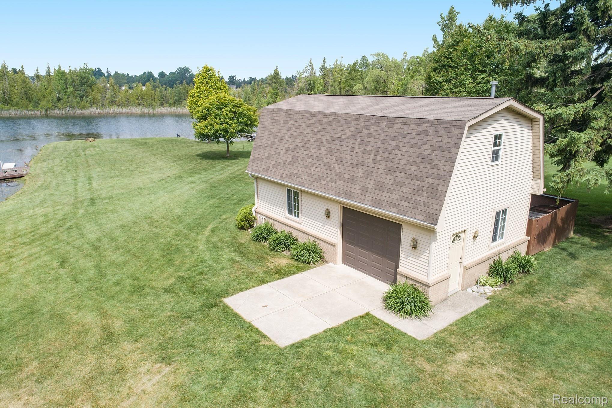 9705 Pine Knob Road Clarkston, MI 48348 - Photo 25 of 40 2nd garage.jpg