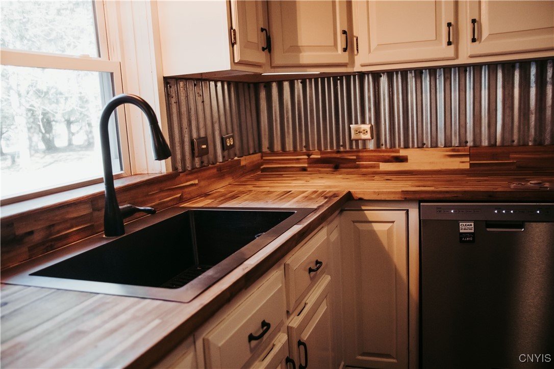 87 Armstrong Road Lansing, NY 14882 - Photo 16 of 49 Kitchen