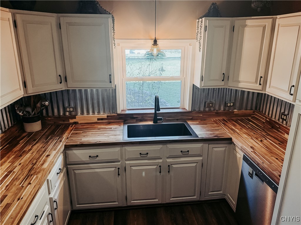 87 Armstrong Road Lansing, NY 14882 - Photo 18 of 49 Kitchen