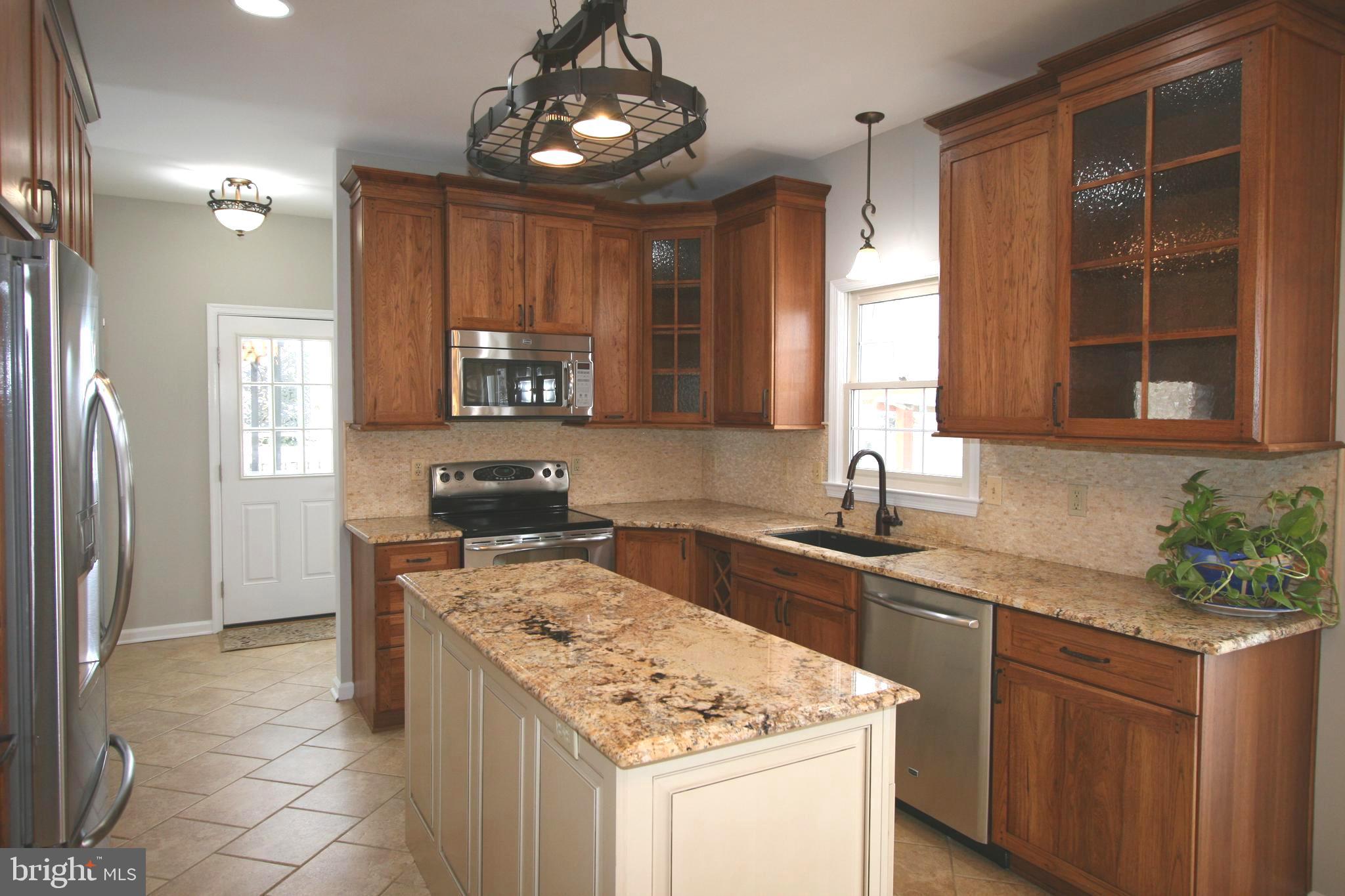 3808 Misty Hollow Point of Rocks, MD 21777 - Photo 5 of 61