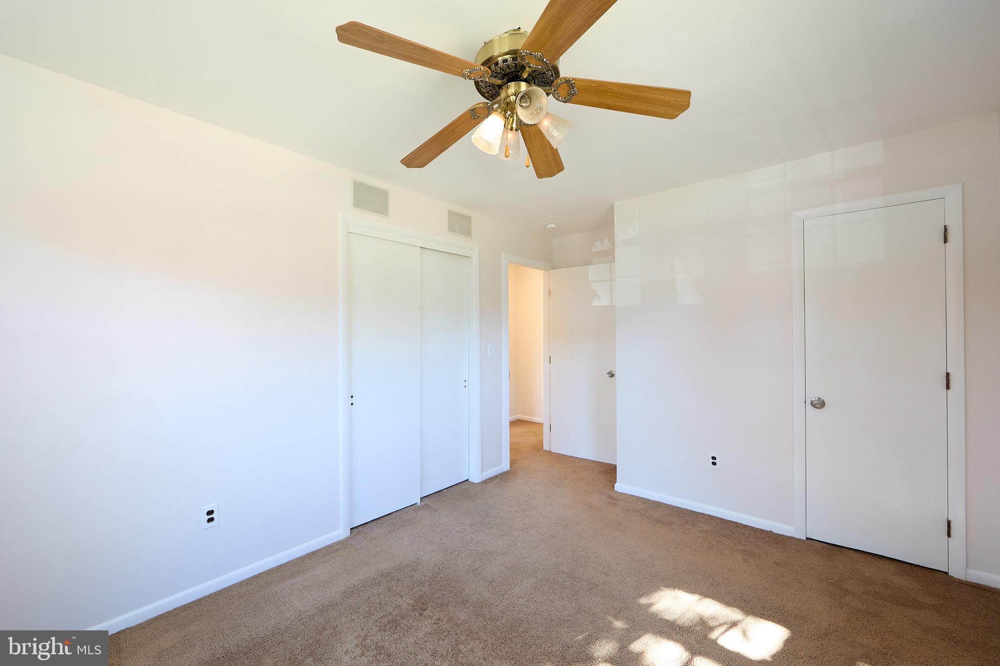 914 Quail Lane Newark, DE 19711 - Photo 11 of 27 Bright and airy room with ceiling fan charm.