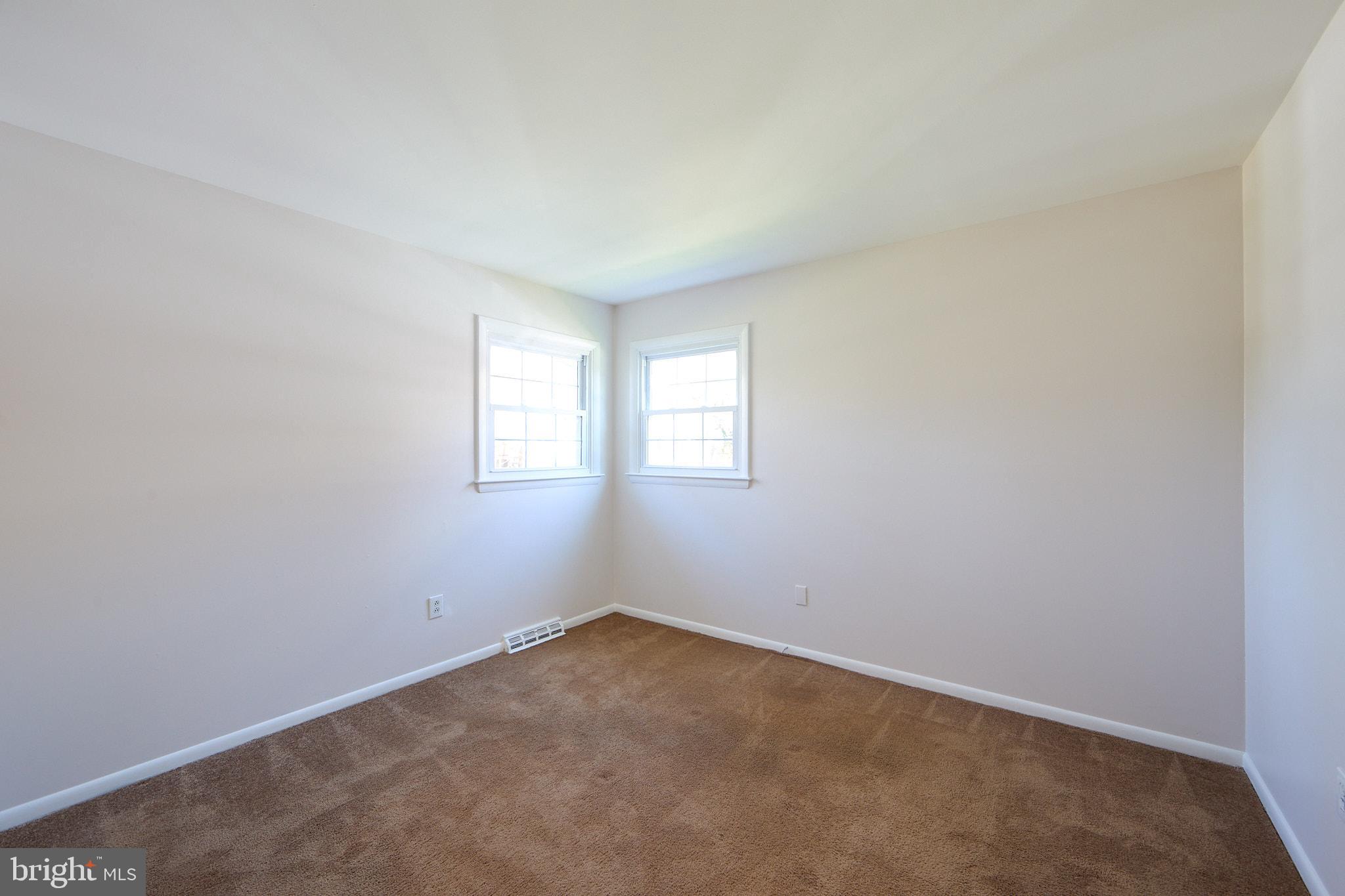 914 Quail Lane Newark, DE 19711 - Photo 12 of 27 Bright and airy room with natural light.
