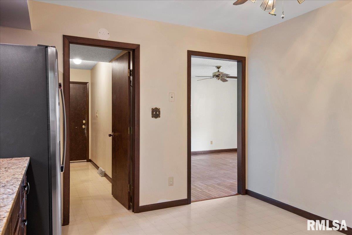 2 Settlers Lane Springfield, IL 62707 - Photo 16 of 40