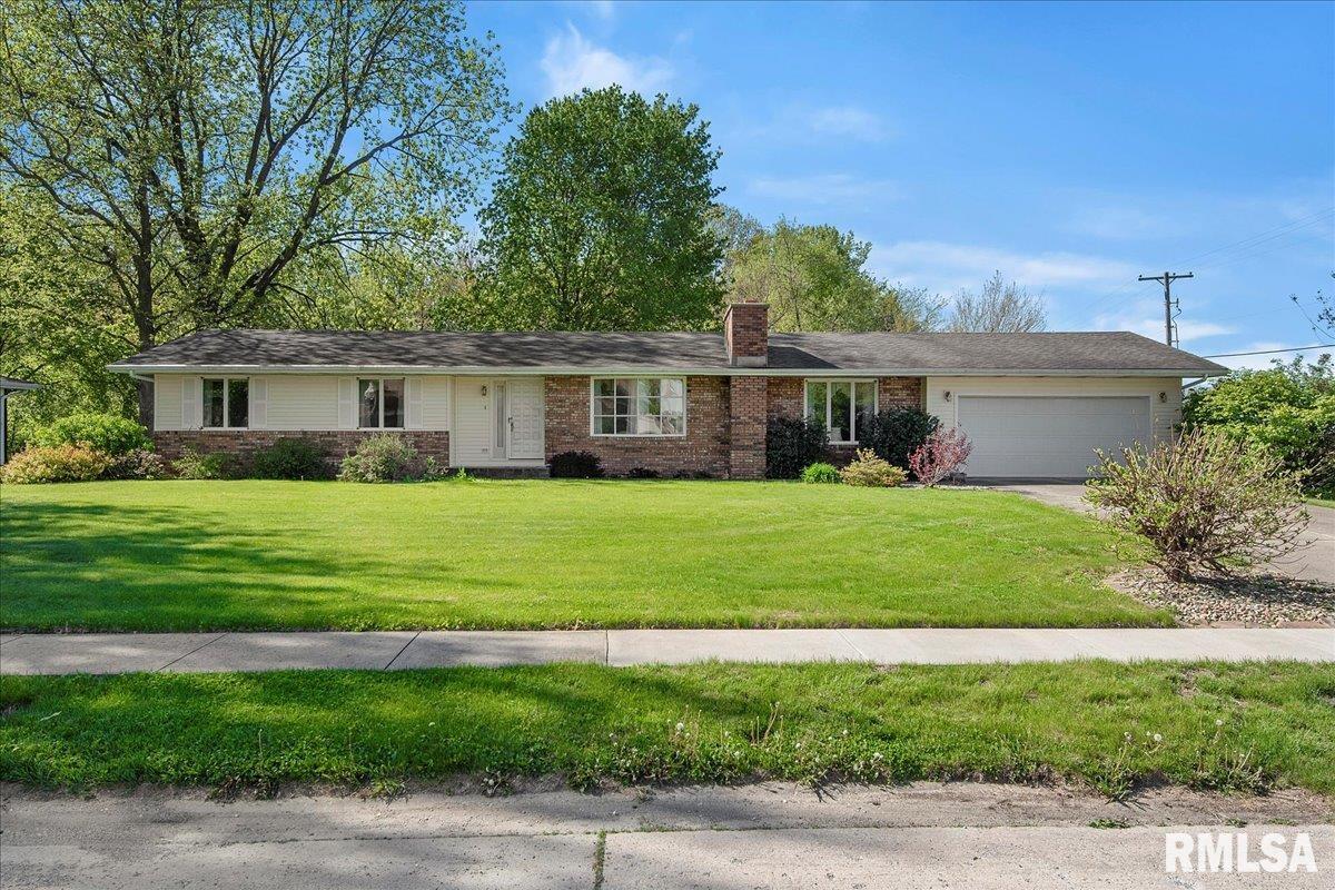 2 Settlers Lane Springfield, IL 62707 - Photo 2 of 40