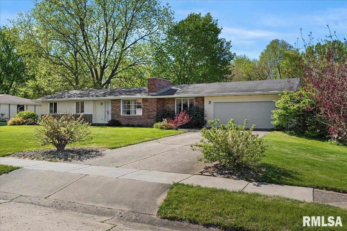 2 Settlers Lane Springfield, IL 62707 - Photo 3 of 40
