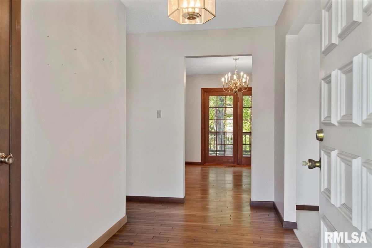 2 Settlers Lane Springfield, IL 62707 - Photo 5 of 40