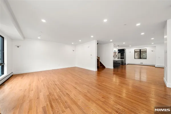 $11,000 | 1456 River Road, Unit B, Edgewater, NJ 07020