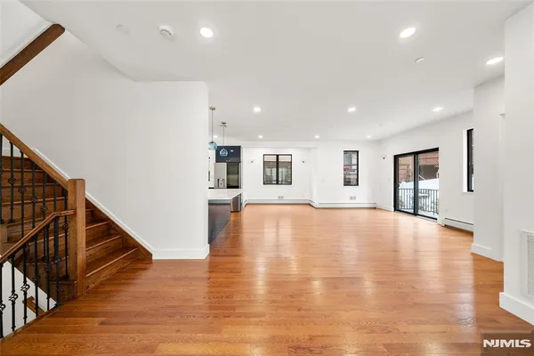 $11,000 | 1456 River Road, Unit B, Edgewater, NJ 07020