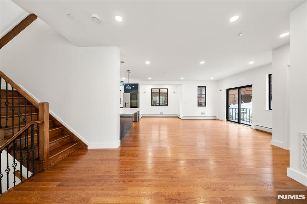 1456 River Road, Unit B Edgewater, NJ 07020 - Photo 14 of 38