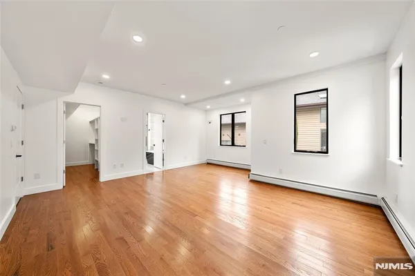 $11,000 | 1456 River Road, Unit B, Edgewater, NJ 07020