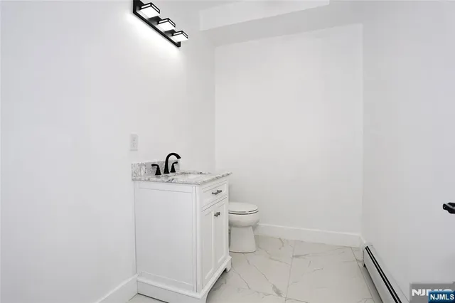 $13,500 | 1456 River Road, Edgewater, NJ 07020