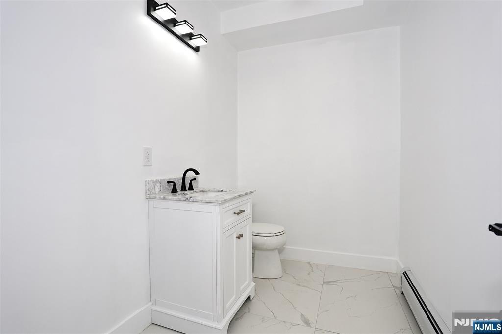 1456 River Road Edgewater, NJ 07020 - Photo 16 of 38