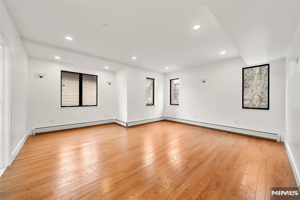 1456 River Road, Unit B Edgewater, NJ 07020 - Photo 16 of 38