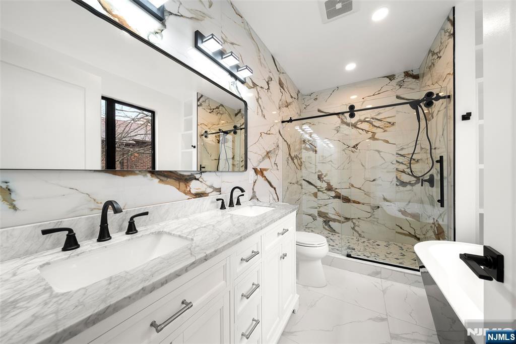 1456 River Road, Unit B Edgewater, NJ 07020 - Photo 17 of 38