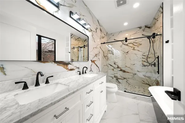 $11,000 | 1456 River Road, Unit B, Edgewater, NJ 07020