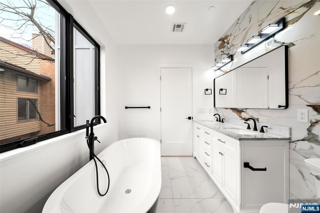 1456 River Road, Unit B Edgewater, NJ 07020 - Photo 18 of 38