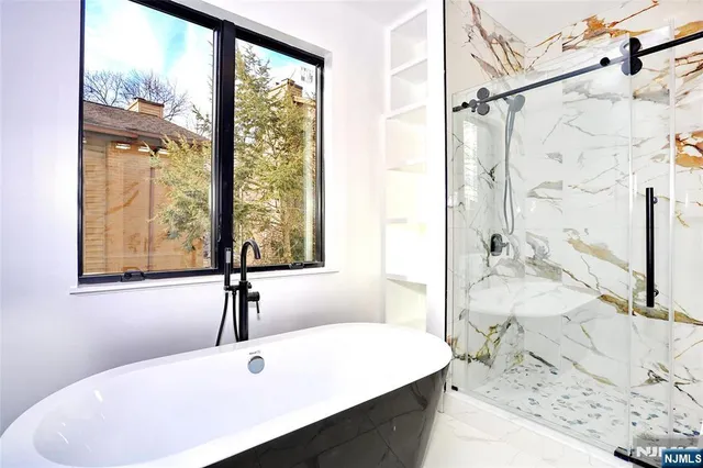 $13,500 | 1456 River Road, Edgewater, NJ 07020