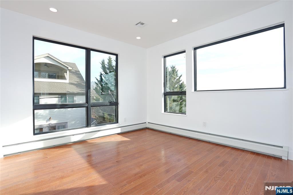 1456 River Road Edgewater, NJ 07020 - Photo 23 of 38