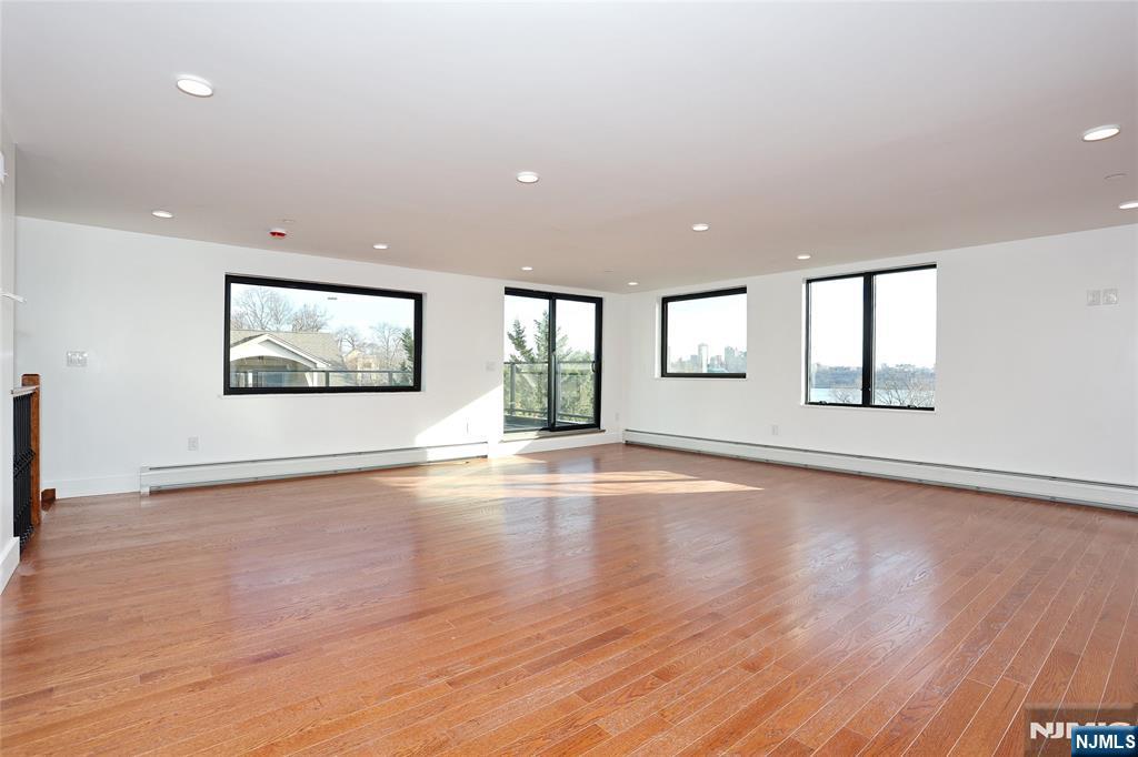 1456 River Road Edgewater, NJ 07020 - Photo 26 of 38