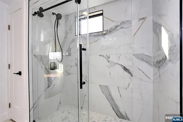 $13,500 | 1456 River Road, Edgewater, NJ 07020