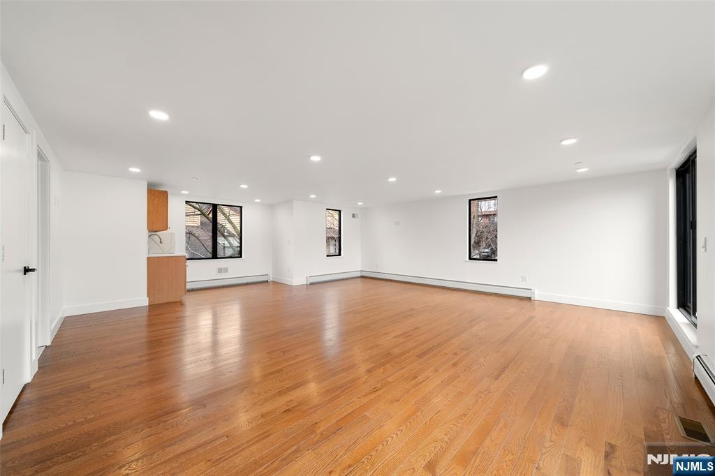 1456 River Road, Unit B Edgewater, NJ 07020 - Photo 27 of 38