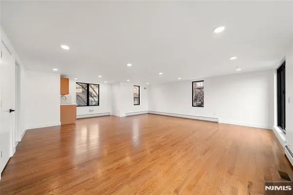 $11,000 | 1456 River Road, Unit B, Edgewater, NJ 07020