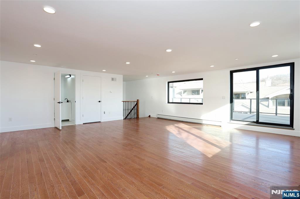 1456 River Road Edgewater, NJ 07020 - Photo 28 of 38