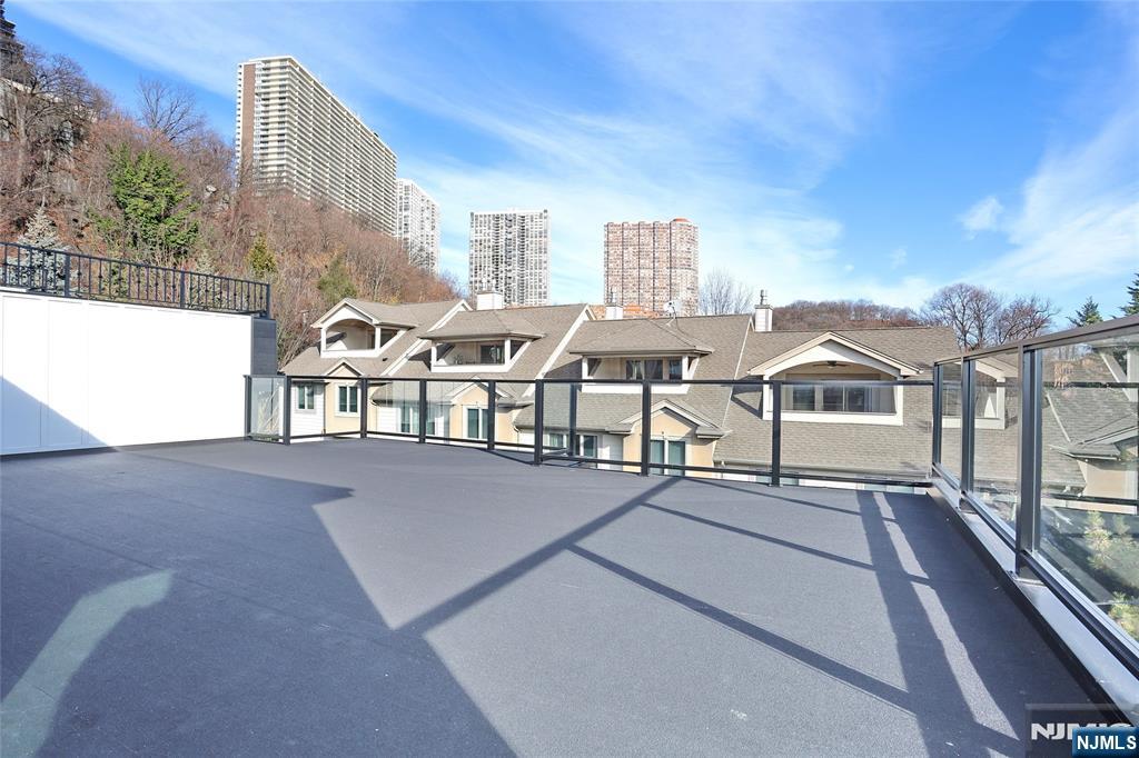 1456 River Road Edgewater, NJ 07020 - Photo 30 of 38