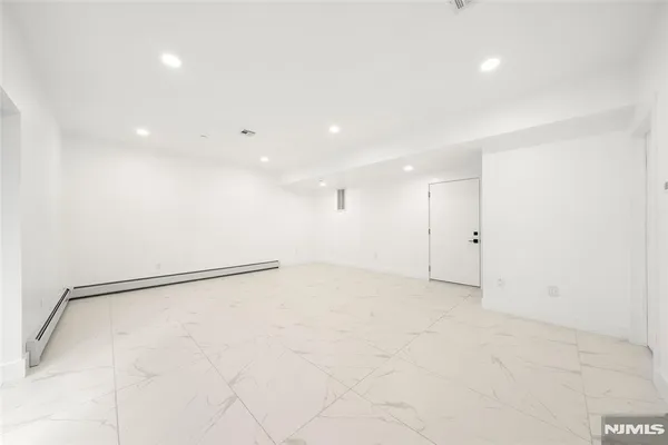 $11,000 | 1456 River Road, Unit B, Edgewater, NJ 07020