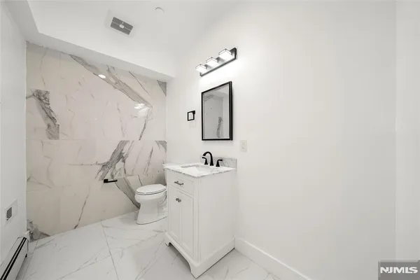 $11,000 | 1456 River Road, Unit B, Edgewater, NJ 07020